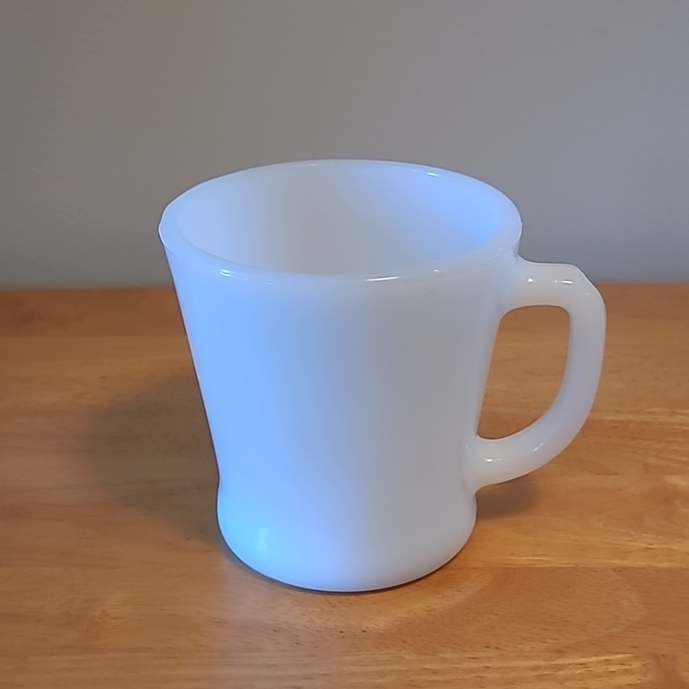 ANCHOR HOCKING FIRE KING WARE Vintage White 'D' Handle Mug